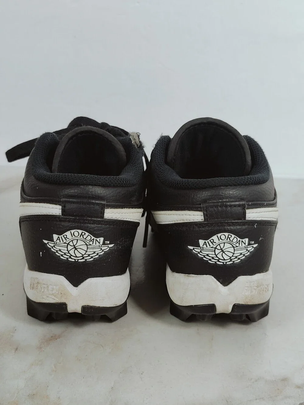 Nike Kids' Air Jordan 1 Low Cleat GS Multi-Sport Football Baseball Cleats, 4.5Y